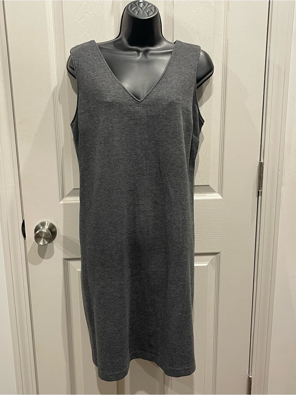 New York & Company Sleeveless V-Neck Shift Dress - Charcoal